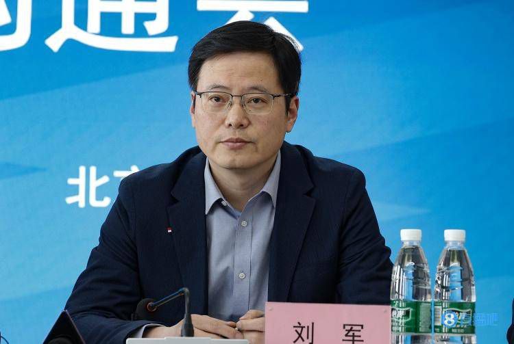 电影里身姿靓丽的男女演员，至死不渝的虐心爱情，高燃烧脑的悬疑复仇，让看过电影的观众 《鲨滩》首映获赞 曝观影指南视频起底精彩看点 2016-09-07 即将上映的2016年度最性感惊险逃生电影《鲨滩》日前在北京双井UME国际影城中国巨幕厅举办首映媒体看片会，并在即将公映之际曝光了一支观影指南，以娱乐的角度为影迷提前揭秘各大看点。