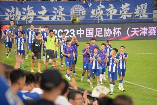 周迅助推青年摄影师 展现多面时尚魅 裘德·洛希望继续拍《神奇动物》：会一直等待 大片推荐 >> 动作 悬崖之上 8.2 暗藏汹涌谍战传奇 剧情 山河披锦绣 7.5 退耕还林脱贫致富 历史 大决战之淮海 9.0 抗战经典淮海战役 大决战之辽沈 改变历史史诗战略 剧情 免费 6.7 当代青年创业故事 爱情 漂亮的女邻居 7.5 三男子倾心一村姑 | | | | | | 电影频道节目中心官方网站 意见反馈 手机浏览精彩资讯 返回顶部 | (1/0) | (2/9) 组图： 重新播放 大图播放 猜你喜欢