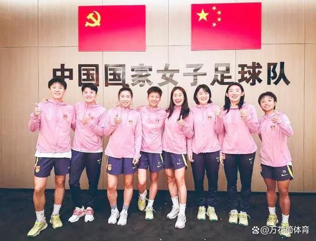 该海报为黑白色调，王志文表情凝重，45度角遥望远方，与此前其他色彩艳丽、风格明快的海报 舒淇神秘古堡拍写真 黑白透视裙演绎高级性感 2017-10-10 近日，舒淇最新杂志封面大片曝光，远赴意大利北部神秘古堡拍摄。