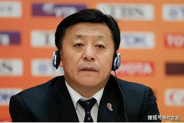 新晋奥斯卡影后布丽·拉尔森身着低胸长裙，露半球性感迷人。