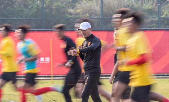 格伦·克洛斯、莎拉·保罗森、泰亚娜·泰勒、金·卡戴珊、妮.搜索-电影网 消息 首页 新闻 视频 大片 影库 CCTV6 VIP影院 全部 电影 电视剧 影人 视频 图片 新闻 更新时间 所有 1小时内 今日内 1周内 1个月内 从资讯频道搜索 结果 205946 条 《穿越火线》发情感版海报 年轻母亲奔赴战场 2013-09-06 今年首部战争进口大片《穿越火线》将于9月13日正式登陆全国院线。