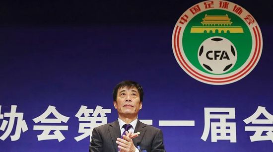 大方认爱卡哥：是的，我们订婚了 锦绣开年！