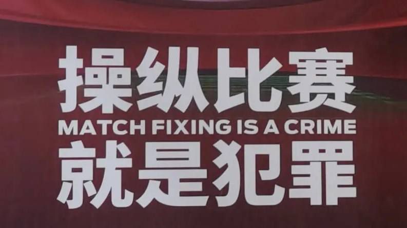 为了给父亲报仇，贵一辞去了警察的工作，与优贵一起追查凶手，他们唯一掌握的线索，就是凶手手背上有一个“凤凰”纹身。