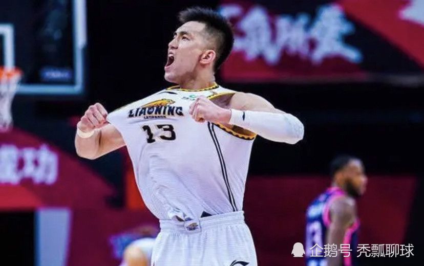 GaGa皮草配深V红裙 搭戏阿尔·帕西诺 2021-03-23 当地时间3月22日，意大利罗马，Lady GaGa、“教父”阿尔·帕西诺和马达丽娜·珍娜现身电影《古驰》拍摄片场。