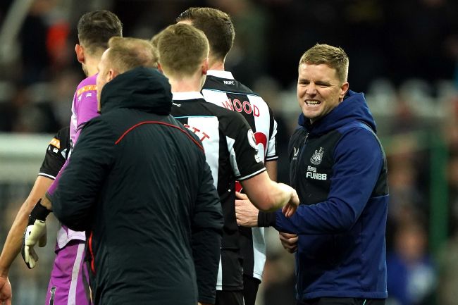 对于价格敏感的观众来说，广告套餐可以节省大量费用，但需要忍受观看广告的体验损失。