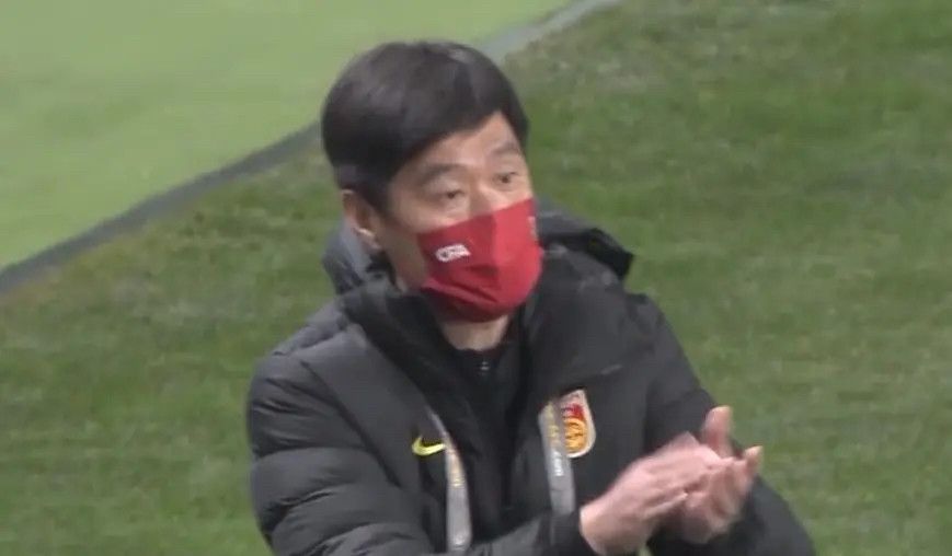 ”这首《松花江上》如同血脉中的印记，贯穿了几代东北人峥嵘跌宕的岁月。