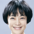 那时候的观众看动作片，要的是一种“安全感”——在冷战的阴影下，观众需要一个强有力的符号，告诉自己：别怕，最强壮的人会搞定一切。