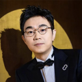 《上海堡垒》首日排片比高达33.44%，票房收7398万，成绩未达预期，并出现了口碑的下滑。