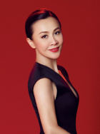 特辑中，奥卡菲娜坦言接拍本片最重要的原因 奥卡菲娜获金球后受访：奶奶没看完《别告诉她》 2020-01-08 凭借《别告诉她》获得金球奖音乐/喜剧类最佳女主角的奥卡菲娜近日做客《艾伦秀》，分享了自己的获奖感受。