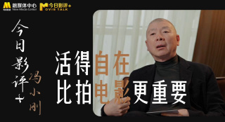 斯威夫特与闺蜜洛德身穿短裙 沙滩追逐美艳宜人 2014-02-25 洛杉矶当地时间23日，歌手泰勒·斯威夫特与年仅17岁就已扬威格林美奖的新西兰唱作女歌手洛德亮相在当地某沙滩，二人身穿超短裙露白皙美腿在沙滩上追跑打闹甚是带有喜感。